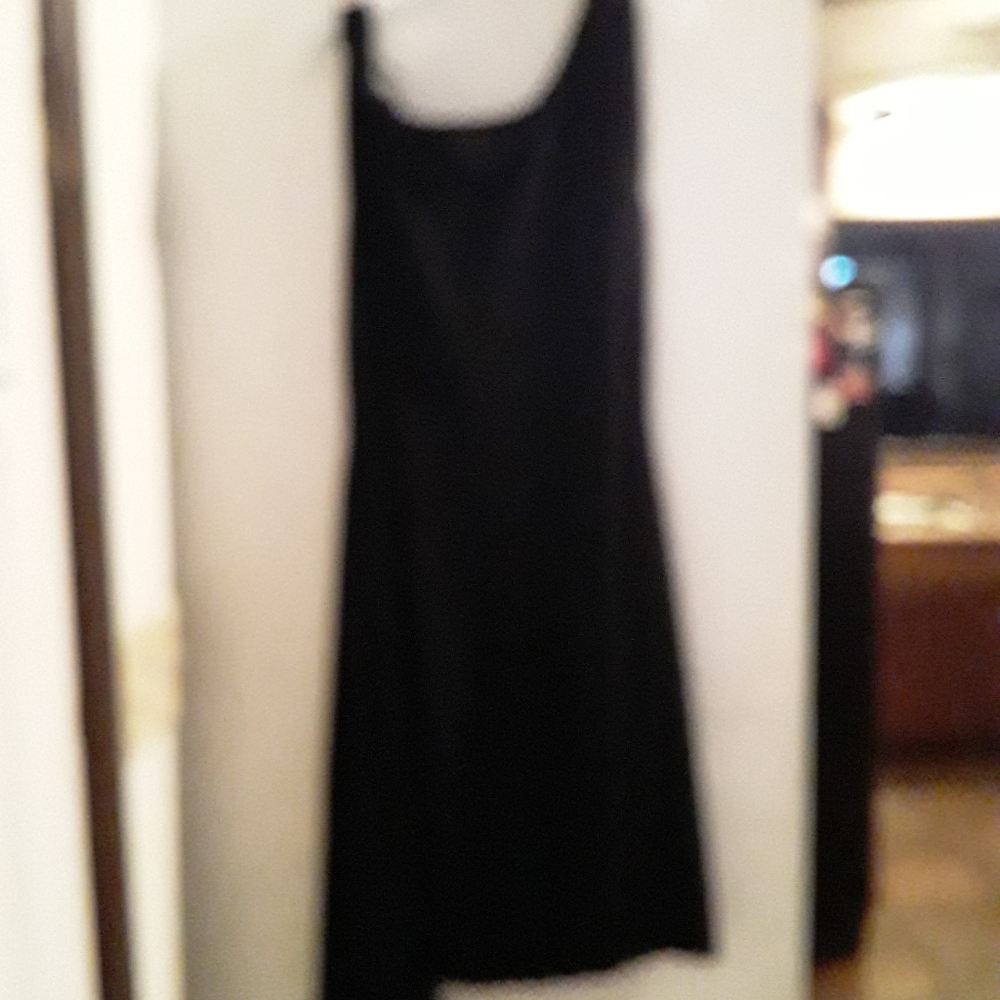Black dress - Picture 2 of 2